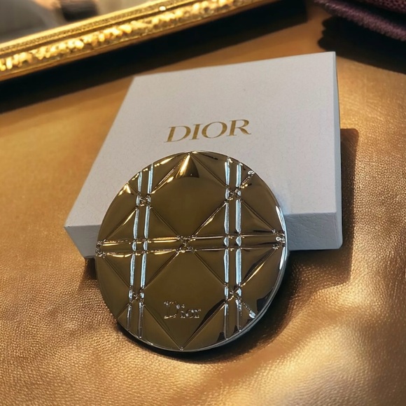 Limited Edition New Dior Beauty Pocket Mirror - Picture 3 of 5
